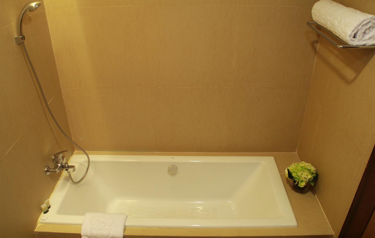 Sutanraja Hotel Kotamobagu Luaran gambar