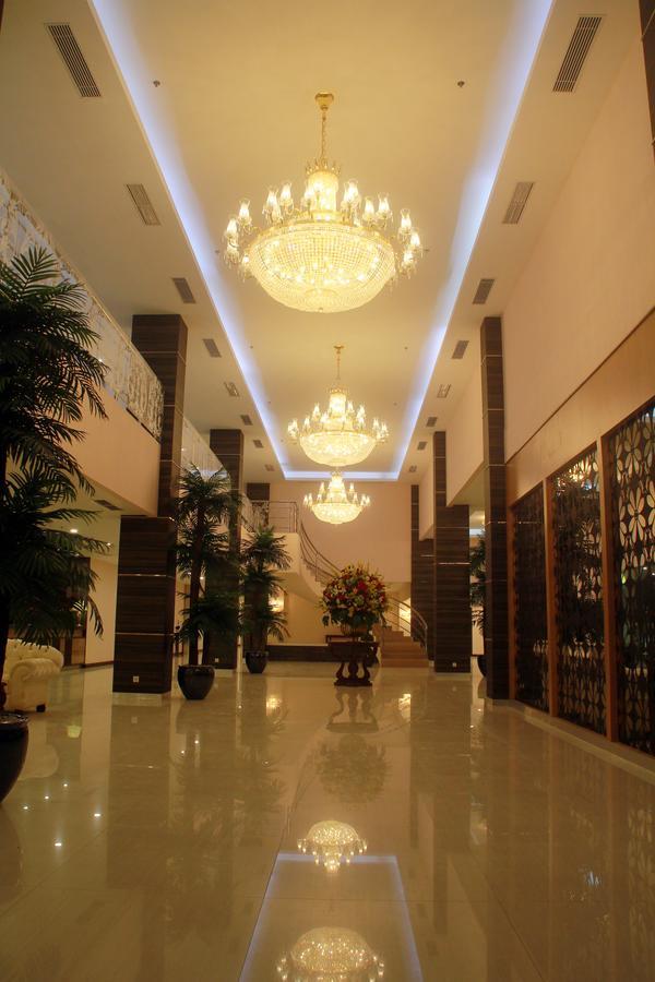 Sutanraja Hotel Kotamobagu Luaran gambar